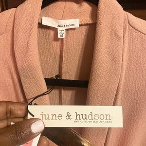 pretty soft pink duster with ruffle cuff detail and tie fits plus sz 18W